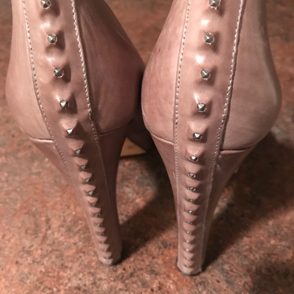❗️PRICE DROP❗️Vince Camuto Platform Heels